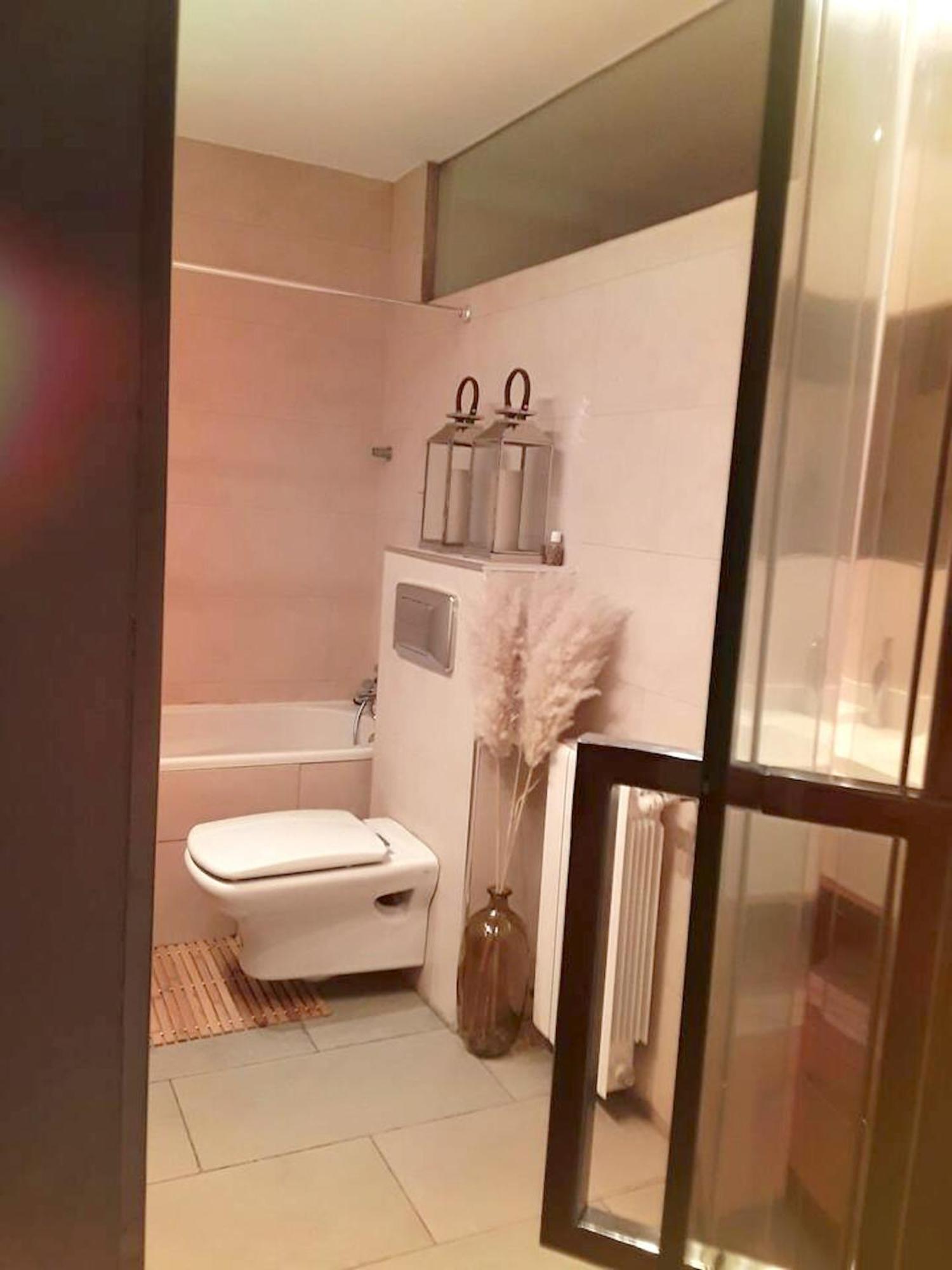 Comfortable Apartment In Zaragoza 67 M² Near The Centre Buitenkant foto